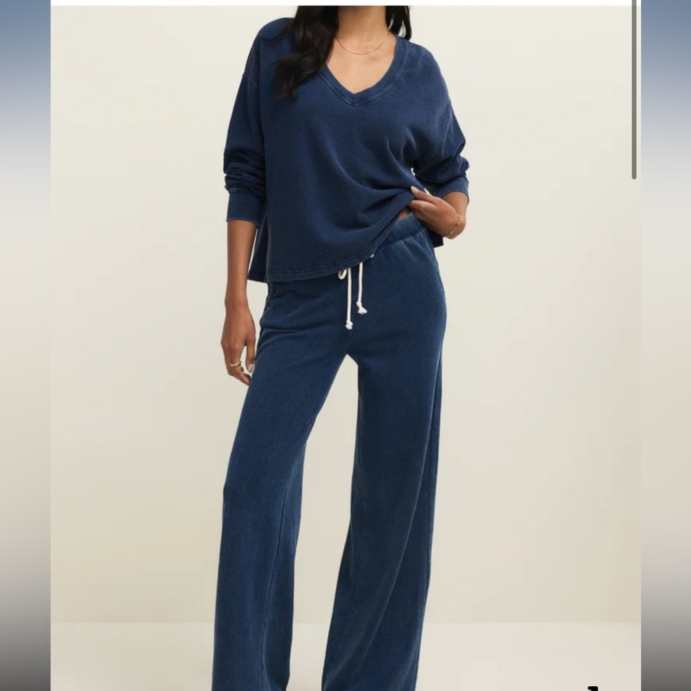 NWT Z Supply Delphine Knit Denim Sweatshirt Indigo - Picture 2 of 6
